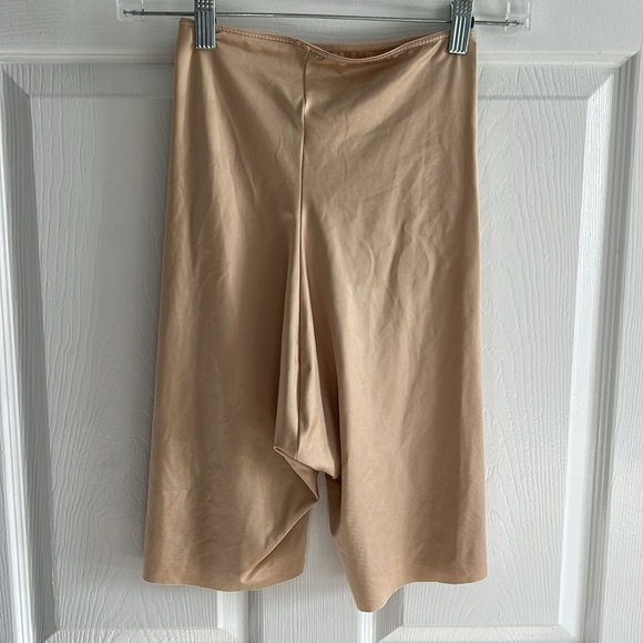 Spanx High Waist Seamless Shapewear Shorts Nude Tummy Control Med - Picture 3 of 5